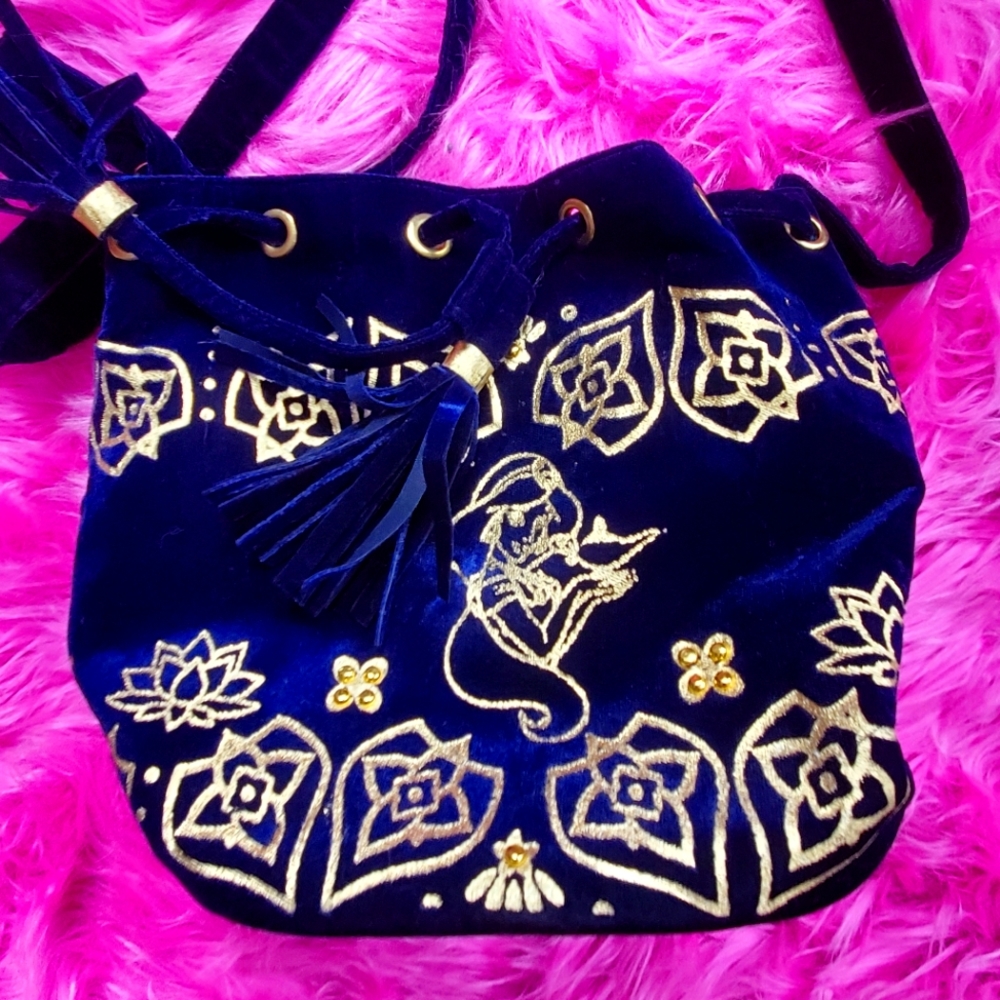 Danielle Nicole sample sale Jasmin bucket bag